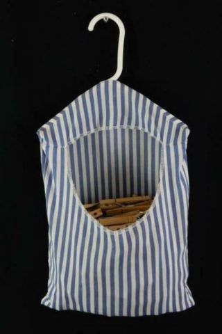 Vintage Cloth Clothes Pin Bag With 129 Wooden Clothes Pins Blue White Stripe