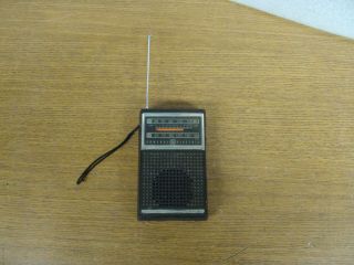 Vintage General Electric 7 - 2500b Fm/am Transistor Radio