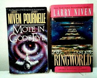 2 Vintage Sci/fi Novels - Niven/pournelle - Ringworld & The Mote In God 