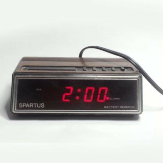 Vintage SPARTUS Digital Alarm Clock w/ Snooze 1108 Wood Grain 2