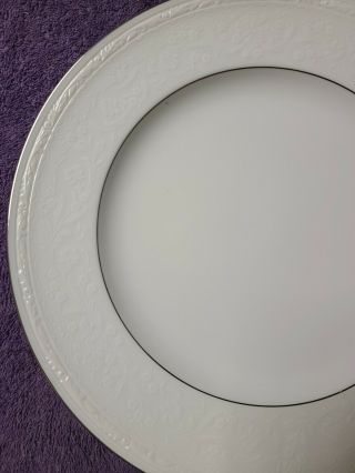 Noritake White Scapes Whitecliff Platinum Rim 4251 Dinner Plates 10 3/4 