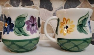 Vintage Gail Pittman Signed Coffee Cup Set Of 2 Daisy Chain 3.  5” Mugs