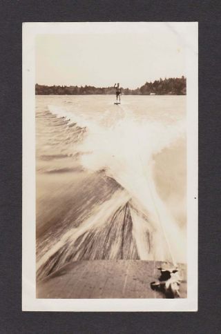 Speed Boat Wake Skier Waving Woodland Lake Old/vintage Photo Snapshot - T247