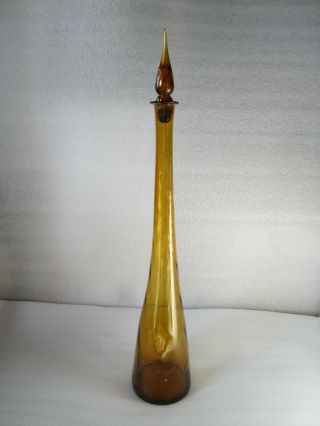 Mid - Century Modern Art Glass Hand Blown Swirl Design Amber Glass Vase 34”