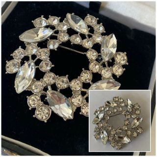 Vintage Jewellery Signed Monet Silver Tone Clear Crystal Wreath Brooch Pin
