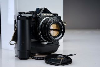 Vintage Olympus Om - 2n 35mm Black Camera Package 50mm F/1.  8 Winder 2