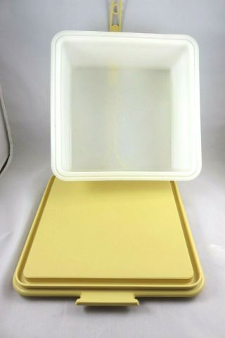 Vintage Tupperware Square Cake Carrier With Handle,  11 X 11 Inches
