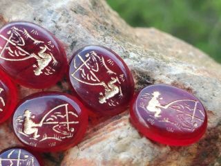 13 Vintage German Mid Century Red & Gold Oval Glass Cabs Fisherman Fishing 3