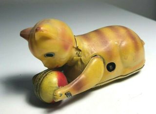 Vintage Occupied Japan Tin And Celluloid Kitten With Ball Wind - Up Toy