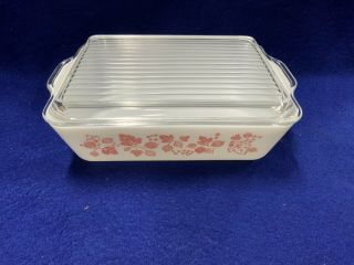 Pyrex Gooseberry Refrigerator Casserole Dish 1 1/2 Qt. ,  W/lid,  White Pink,  0503