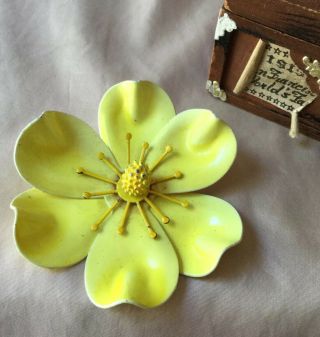 Vintage 1960 - 70’s Large Flower Power Enamel Pin Brooch Yellow Daisy