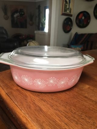 Vintage Pyrex Pink White Daisies Flowers With Lid 1.  5 Quart 043
