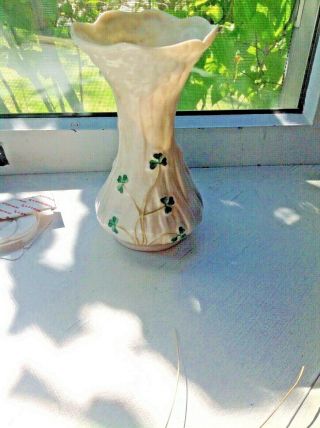 Vintage Belleek Ireland First Green Mark Daisy Shamrock Vase 5 3/4 1946