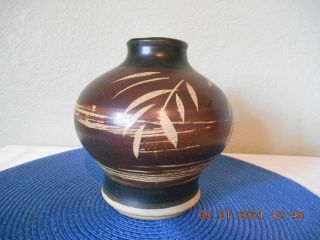 B.  Welsh Vase 1971 Pacific Stoneware Inc.