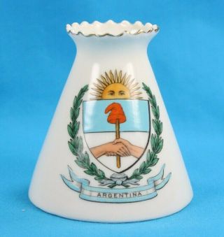 English Porcelain Crested Souvenir - " Argentina " - Goss China Vase