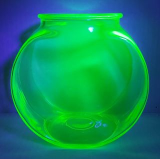Vintage Uranium Glass Fish Bowl Green Uv Reactive 5⅜ " Small