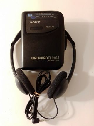 Vintage Sony Wm - Fx101 Walkman Cassette Player Am/fm Radio W/ Sony Headphones