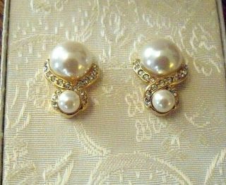 Vtg.  Monet Cream Faux Pearl & Gold Tone Clip On Earrings With Box