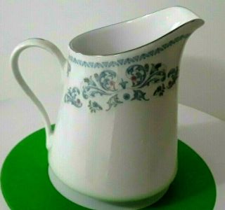 Liling Yung Shen Fine China Blue Flower Scrolling Floral Creamer