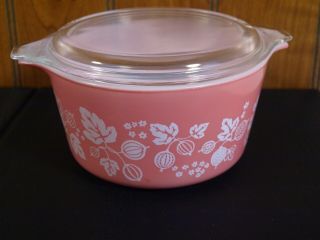Vintage Pyrex 473 1 Quart Gooseberry Casserole Dish And Lid White On Pink