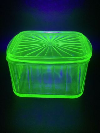Vintage Uranium Green Glass Refrigerator Dish With Lid Vertical Ribbing Pattern