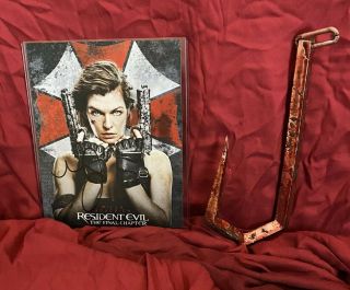 Resident Evil The Final Chapter Milla Jovovich Prop Signature Combo Alice