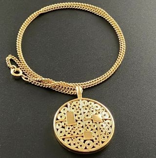 Vintage Sarah Coventry Gold Tone Necklace with Reticulated Pendant Signed 492 2