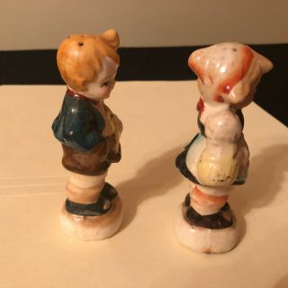 VINTAGE CERAMIC SALT/PEPPER SHAKERS–BOY AND GIRL–MADE IN OCCUPIED JAPAN–1940 ' s 2