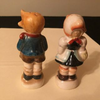 VINTAGE CERAMIC SALT/PEPPER SHAKERS–BOY AND GIRL–MADE IN OCCUPIED JAPAN–1940 ' s 3