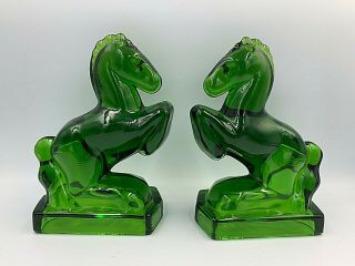 Vintage L E Smith Mcm Emerald Green Glass Rearing Horse Bookends Statues