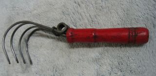 Vintage Metal 4 Prong Garden Claw Red Handle Hand Tool