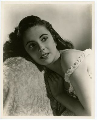 Violet - Eyed Ingénue Elizabeth Taylor Late 1940s Photograph