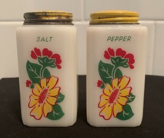 Antique Vintage Depression Milk Glass Art Deco Tipp Salt & Pepper Range Shakers