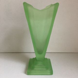Bagley Wyndham Vase Frosted Uranium Green Glass Art Deco 1333 7.  5in