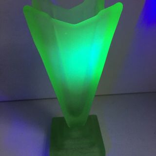Bagley Wyndham Vase Frosted Uranium Green Glass Art Deco 1333 7.  5in 2