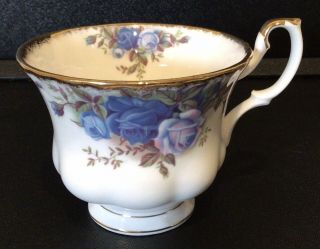 Vintage Royal Albert Tea Cup Moonlight Rose