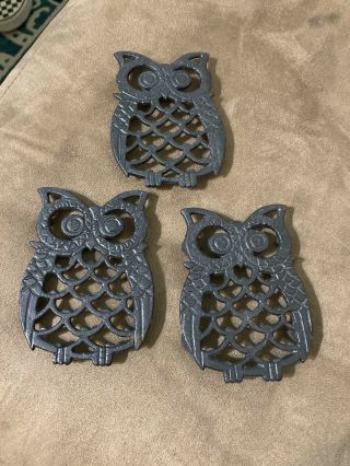3 Vintage Owl Shaped,  Cast Iron Metal Trivets " Hot - Plate " Footed Made In Taiwan