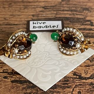 Vintage Signed Art Topaz Rhinestone Green Art Glass Seed Pearl Clip Earrings