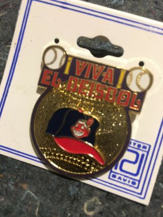 Vintage Indians Pin from 1998 VIVA EL BEISBOL GOLD Glitter Hat Pin 2