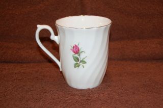 Vtg.  H.  M.  Royal Sutherland Bone China English Tea Cup Red Roses/ Month June