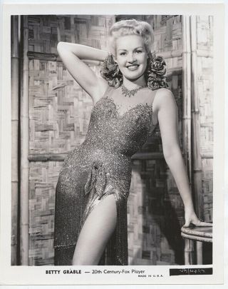 Betty Grable 1942 Vintage Hollywood Glamour Portrait Leggy Pinup