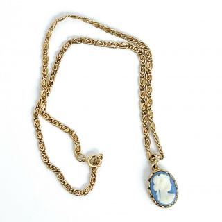 Avon Vintage Women’s Jewelry Gold Tone Blue Cameo Pendant Necklace