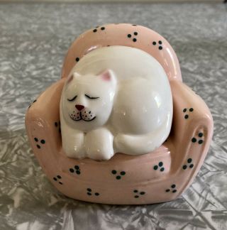 Vtg White Cat Napping On Pink Chair Salt And Pepper Shakers By Clay Art