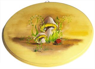 Vintage Painted Mid Century Mushrooms On Wooden Plaque 9.  5” X 7.  25” Harvest Gold