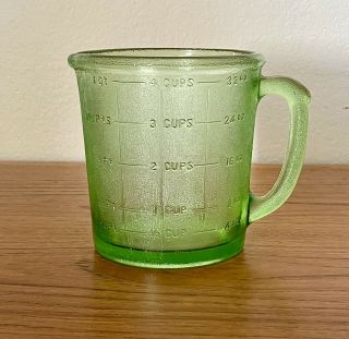 Vintage Green Depression Uranium Glass 1 Quart 4 Cup 32oz Measuring Cup Textured 2