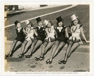 1942 Leggy Broadway Beauties Pin - Up Chorus Girls Hollywood Photograph