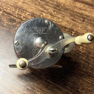 Vintage Pflueger Akron - Bait Casting Reel