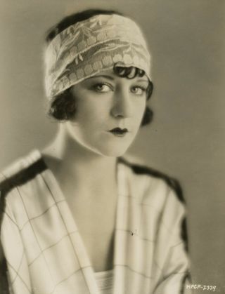Bow - Lipped Flapper Viola Dana 1924 Silent Film Glamour Photograph 2