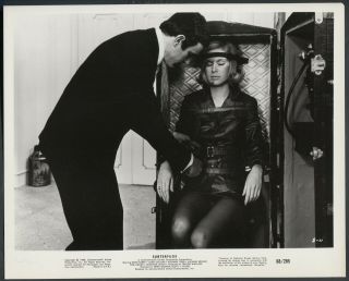 Tom Adams Suzanna Leigh In Subterfuge 