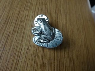 Lovely Vintage Pageant Pewter Frog On Lily Pad Badge